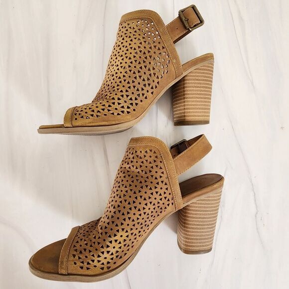 Universal Thread Milliana Women’s 8.5 Chestnut Slingback Bootie - Picture 2 of 9